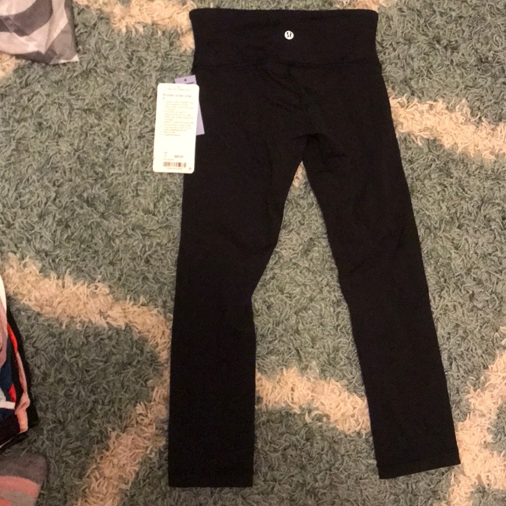 Lululemon size 2 black crop leggings new